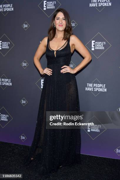Arcy Carden poses in the press room during the 2019 E! People's Choice Awards at Barker Hangar on November 10, 2019 in Santa Monica, California.