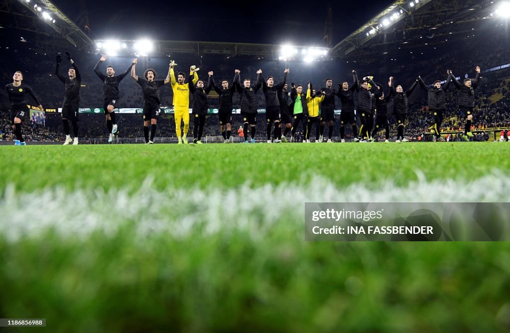 TOPSHOT-FBL-GER-BUNDESLIGA-DORTMUND-DUSSELDORF