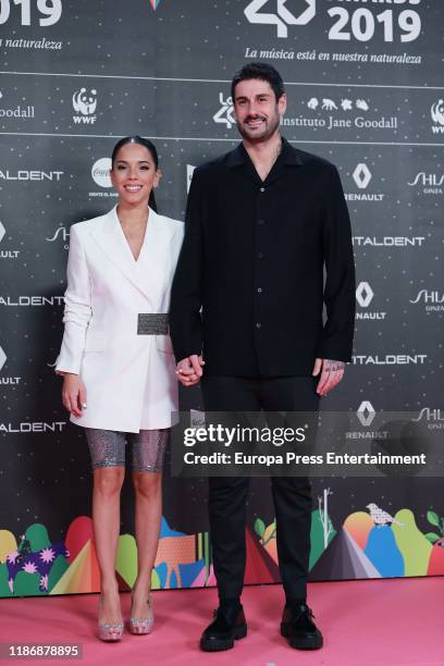 Julia Nakamatsu and Melendi attend 'Los40 music awards 2019' photocall at Wizink Center on November 08, 2019 in Madrid, Spain.