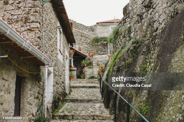 portuguese stone village of monsanto - distrikt castelo branco portugal stock-fotos und bilder