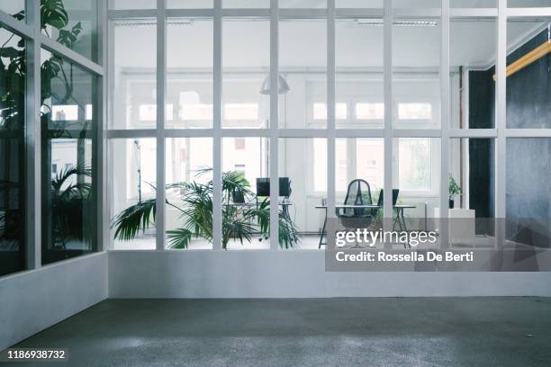 office space - grand room stock pictures, royalty-free photos & images