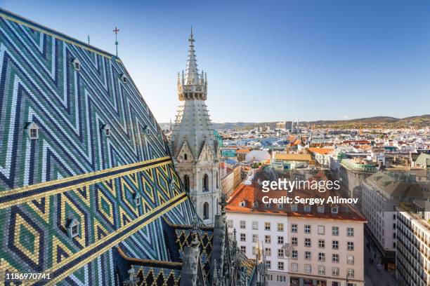 daytime aerial view of vienna city - cultura austríaca fotografías e imágenes de stock
