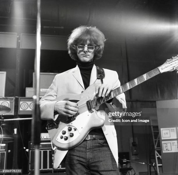 American musician and frontman for The Byrds on set for the band's performance on Ready Steady Go!, August 6 in London, United Kingdom.