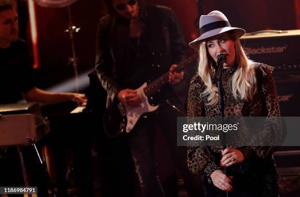 German singer Sarah Connor performs during the Ein Herz Fuer Kinder Gala show at Studio Berlin Adlershof on December 7, 2019 in Berlin, Germany.