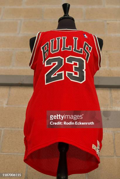 Chicago Bulls jersey worn by Michael Jordan during Last Dance NBA finals  sold at auction - Washington Times