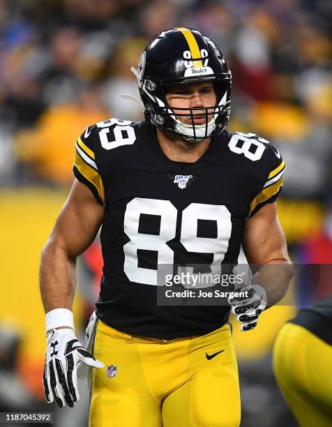 Vance McDonald of the Pittsburgh Steelers in action during the game against the Los Angeles Rams at Heinz Field on November 10, 2019 in Pittsburgh,...