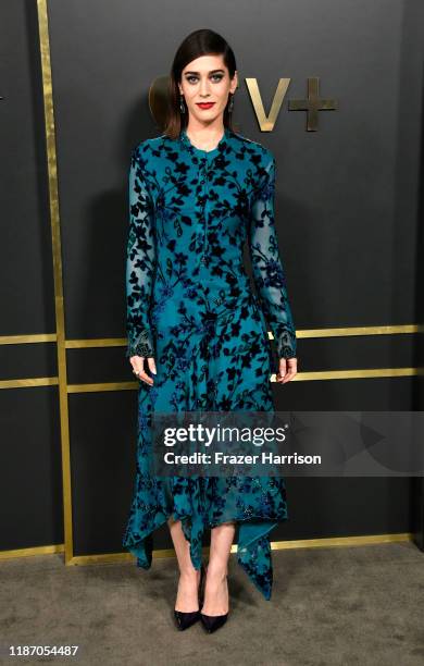 Lizzy Caplan attends the Premiere Of Apple TV+'s "Truth Be Told" at AMPAS Samuel Goldwyn Theater on November 11, 2019 in Beverly Hills, California.