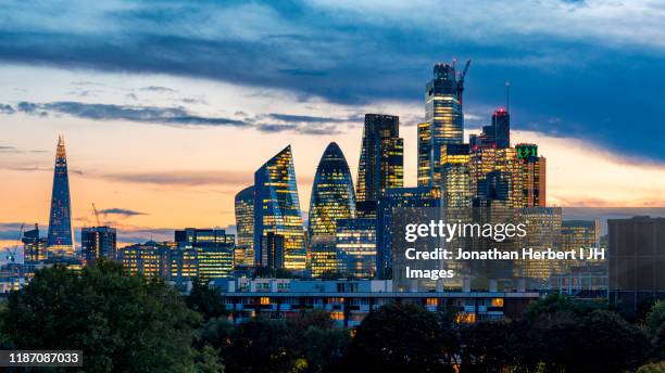 london skyline - centro de londres fotografías e imágenes de stock