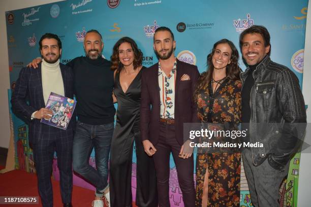 Officil guests of 'Sale el Sol' pose for photos during the Red Carpet of 'Sale El Sol' third anniversary party on November 11, 2019 in Mexico City,...