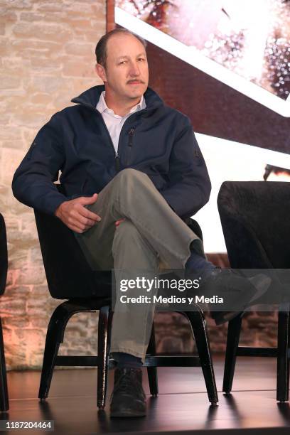 Rodrigo Murray smiles during the presentation of the TV show 'Narcos''s all season will be aired on A&E at Four Seasons Hotel Mexico City on November...