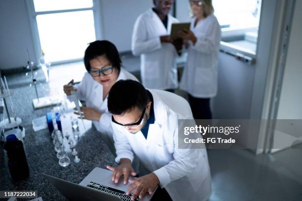 Disability Services Testing Lab 1,061 Developmental Disability Research Stock Photos, High-Res Pictures ...