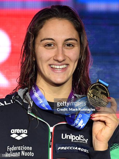 Simona Quadarella of Italy hold up her Gold Medal after winning the womens 400m Freestyle Final during Day 5 of the LEN European Short Course...