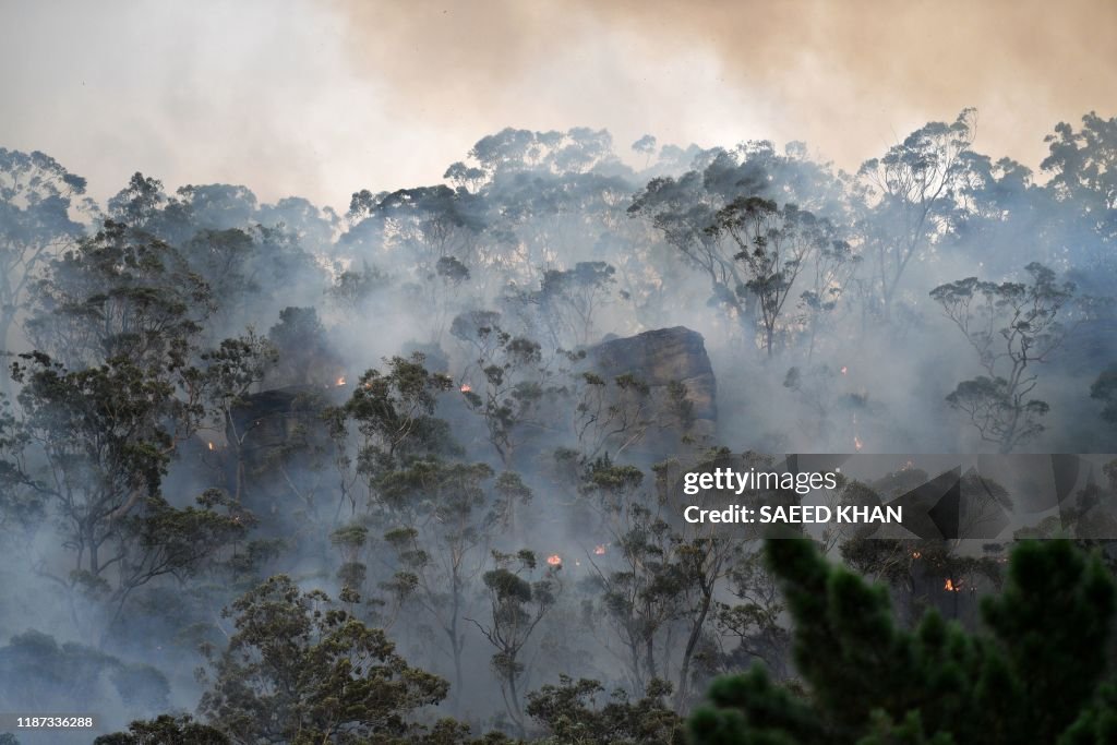 TOPSHOT-AUSTRALIA-WEATHER-FIRES