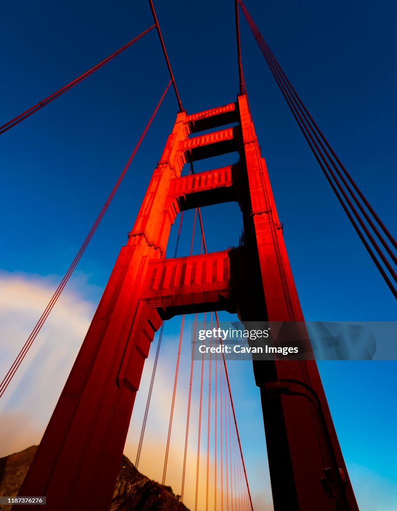 Golden Gate Bridge up CLOSE