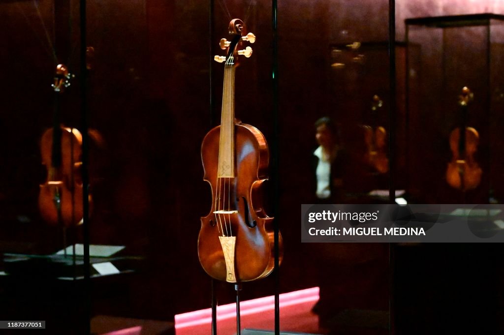 ITALY-MUSIC-CULTURE-VIOLIN