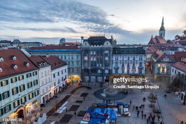 aerial view of old town hall square at sunset - bratislava fotografías e imágenes de stock