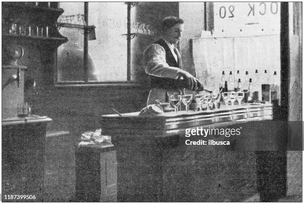 ilustraciones, imágenes clip art, dibujos animados e iconos de stock de foto antigua: barman sirviendo bebidas - history