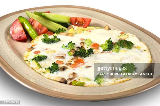 egg white omelette with vegetables - bianco d'uovo foto e immagini stock