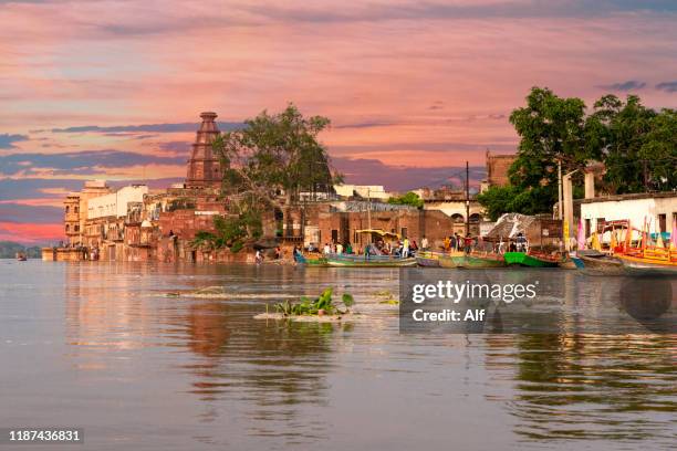 panoramic of vrindavan , uttar pradesh, india - mathura city people stockfoto's en -beelden