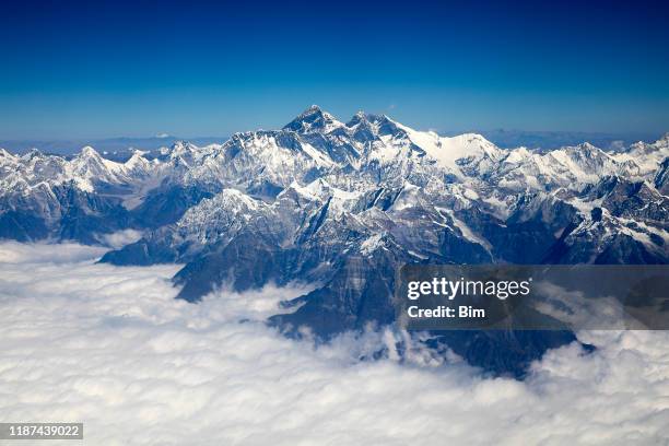 mount everest, himalaya, aerial view - mt everest stock pictures, royalty-free photos & images