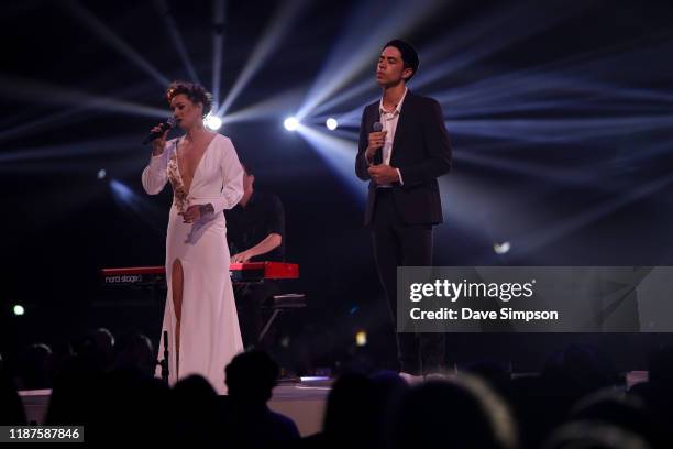 Hom Perform 31 Teeks Stock Photos, High-Res Pictures, and Images - Getty Images