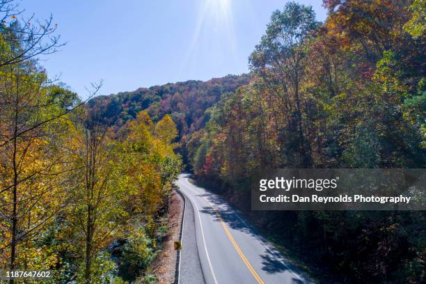 highway in mountains - raleigh stock photos et images de collection
