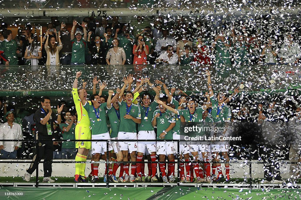 Uruguay v Mexico: FIFA U-17 World Cup Mexico 2011 Final