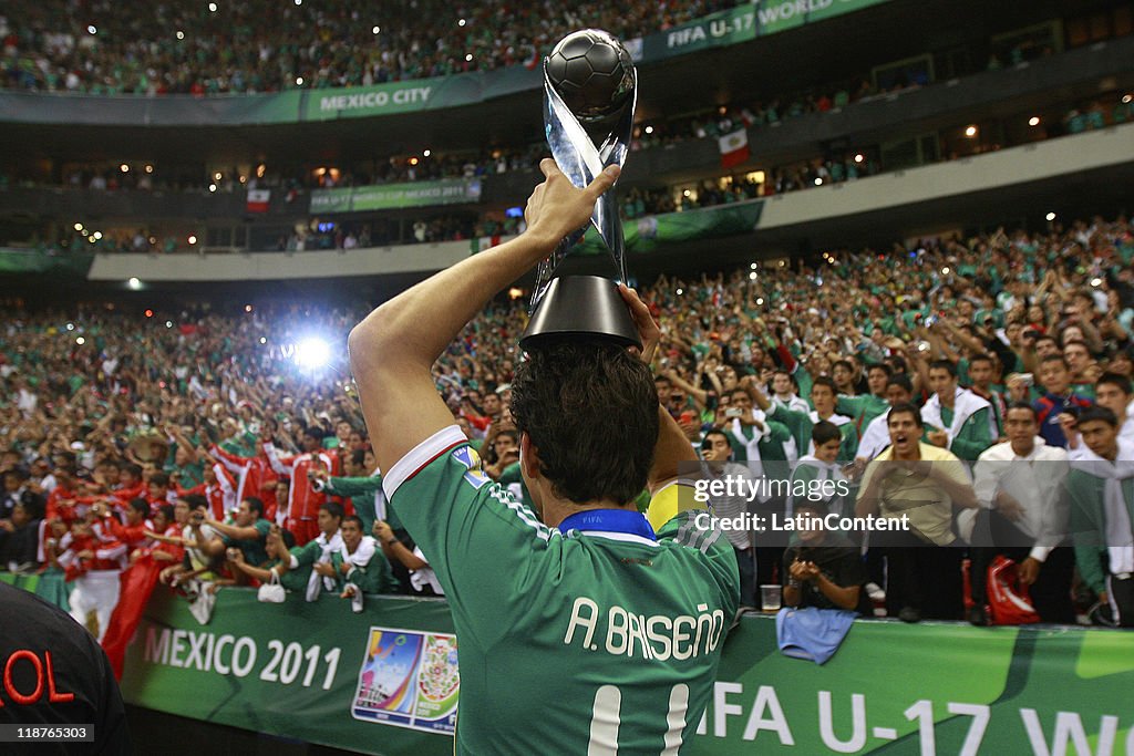 Uruguay v Mexico: FIFA U-17 World Cup Mexico 2011 Final