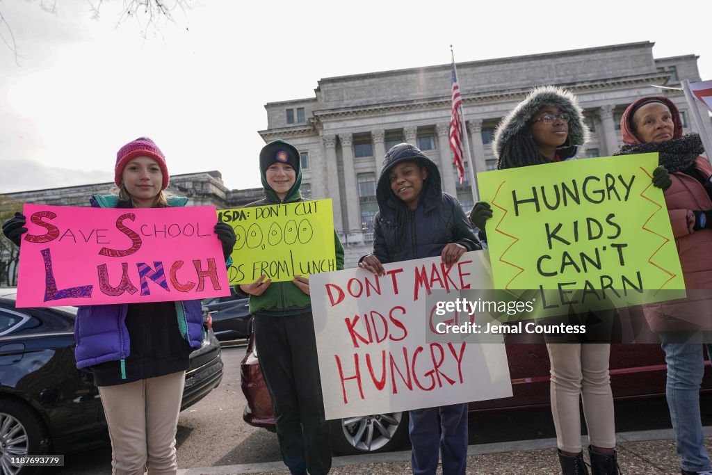 Chefs, Organizations, Teachers And Students Deliver 1.5 Million Petitions To Save School Lunch