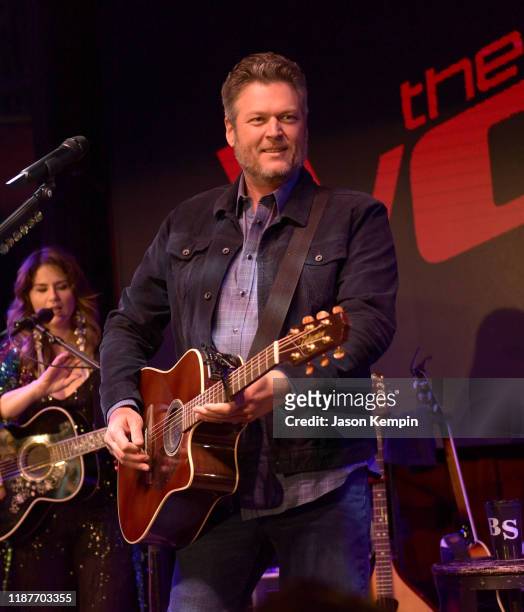 Blake Shelton performs onstage at the "The Voice" Visits Nashville press conference at Ole Red on November 14, 2019 in Nashville, Tennessee.