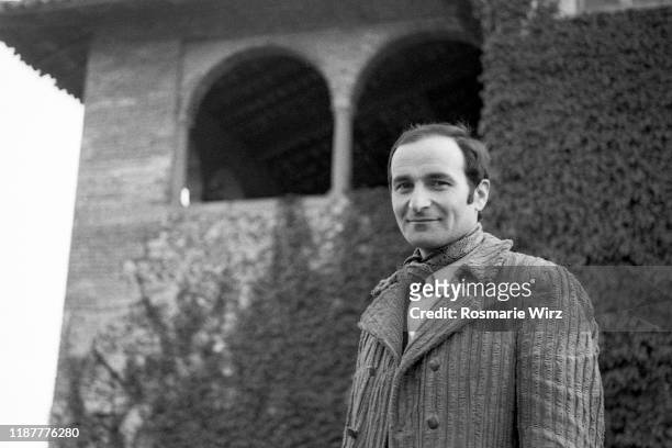 italian adult in his thirties in front of ivy-grown wall - 1970 portrait stock pictures, royalty-free photos & images
