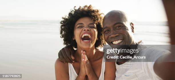 è il giorno più felice della nostra vita - black women engagement rings foto e immagini stock