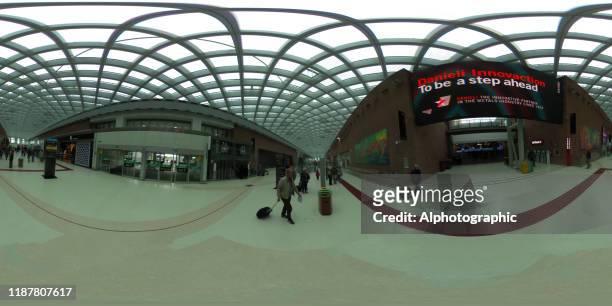 vr in marco polo airport, venice - 360 stock pictures, royalty-free photos & images