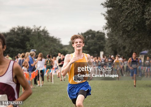 291 High School Cross Country Runner Photos and Premium High Res Pictures -  Getty Images