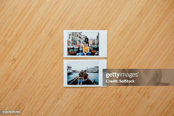 couples on vacation - instant print lift stock pictures, royalty-free photos & images