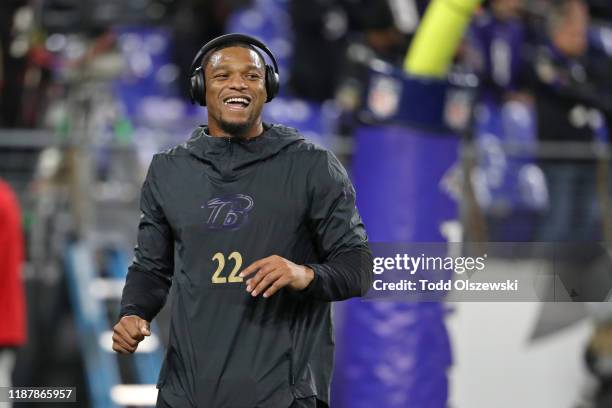 Cornerback Jimmy Smith of the Baltimore Ravens warms up prior to the game against the New England Patriots at M&T Bank Stadium on November 03, 2019...