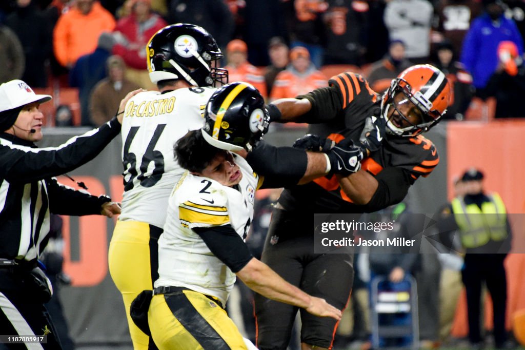 Pittsburgh Steelers v Cleveland Browns