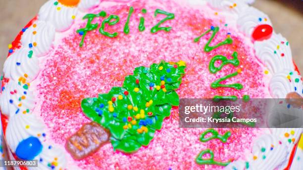 close up to a christmas cake - feliz navidad stockfoto's en -beelden