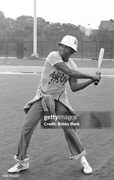 Lou Rawls during WWRL Radio Station vs CBS Philadelphia International's "Let's Clean Up The Ghetto" Team - May 17, 1977 at Brooklyn College in...