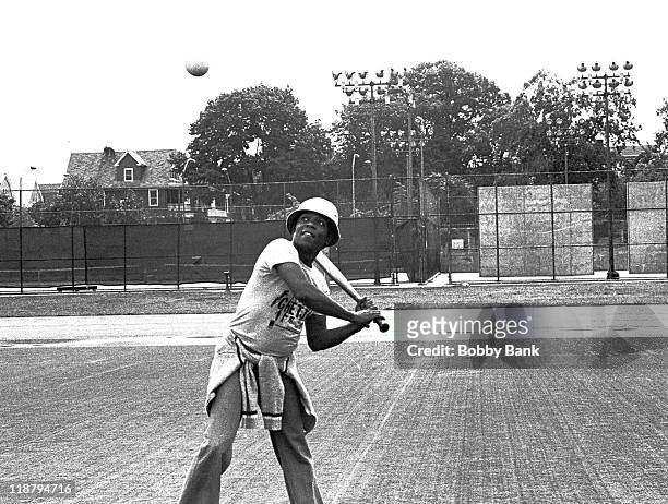 Lou Rawls during WWRL Radio Station vs CBS Philadelphia International's "Let's Clean Up The Ghetto" Team - May 17, 1977 at Brooklyn College in...