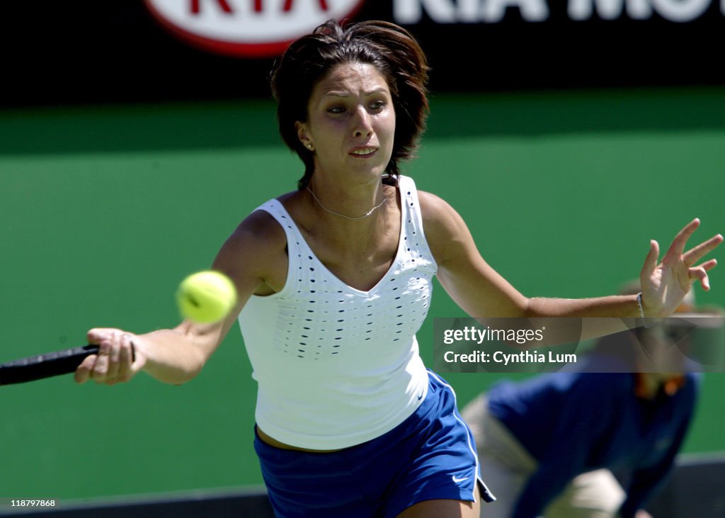 2004 Australian Open - Women's Singles - Third Round - Anastasia Myskina vs Maria Sharapova