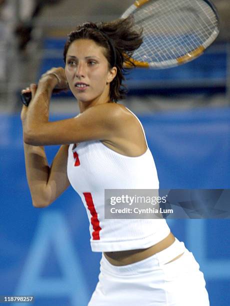 Anastasia Myskina ends the Greeks hopes for a medel in tennis, defeatiing Eleni Danilidou with a score of 7-5, 6-4 during the Athens 2004 Olympics...