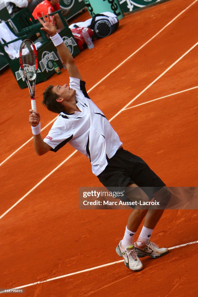 2007 French Open - Men's Singles - First Round - Nicolas Mahut vs Richard Gasquet