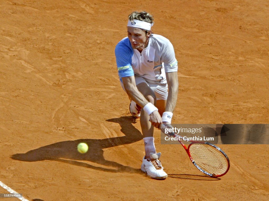 2005 French Open - Men's Singles - Third Round - Marat Safin vs Juan Carlos Ferrero - May 28, 2005