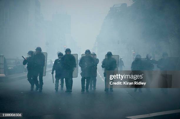 France French Riot Police Photos and Premium High Res Pictures - Getty ...