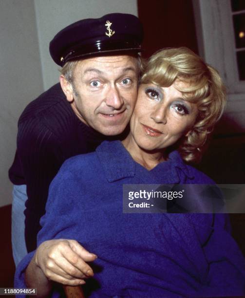 Photo prise en août 1971 à Paris de l'acteur, réalisateur et scénariste Robert Dhéry, avec son épouse Colette Brosset à l'occasion du tournage du...