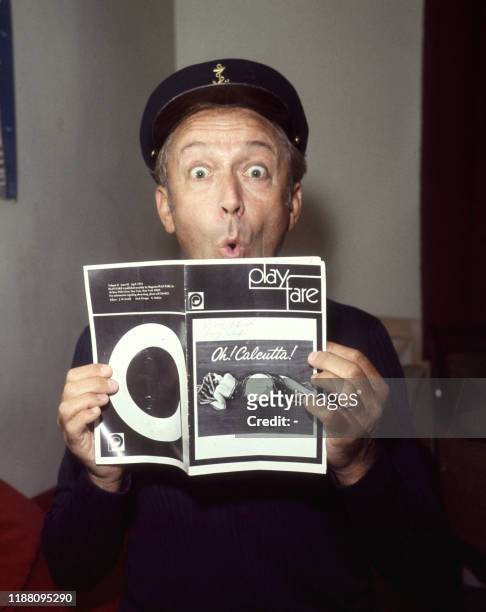 Photo prise en août 1971 à Paris de l'acteur, réalisateur et scénariste Robert Dhéry à l'occasion du tournage du film "Vos gueules les mouettes"...