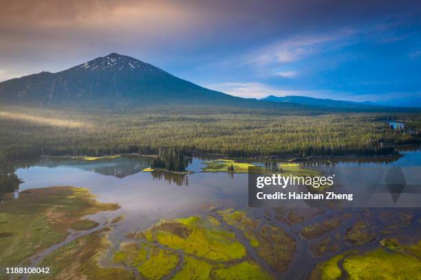 mount bachelor - mt bachelor stock pictures, royalty-free photos & images