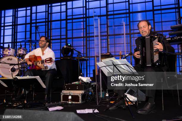 Al Di Meola performs during the Dolphin's Night 2019 on November 16, 2019 in Dusseldorf, Germany.