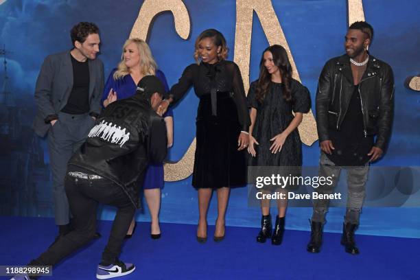 Laurie Davidson, Rebel Wilson, Larry Bourgeois of Les Twins, Jennifer Hudson, Francesca Hayward and Jason Derulo attend a photocall for "Cats" at the...